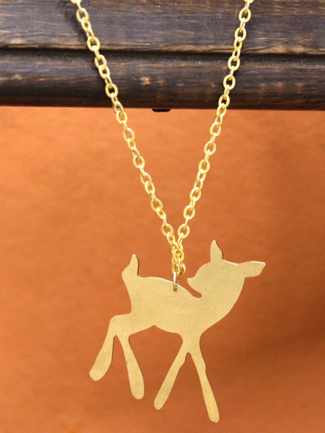 

Goldnera Gold-Plated Deer Pendant With Chain