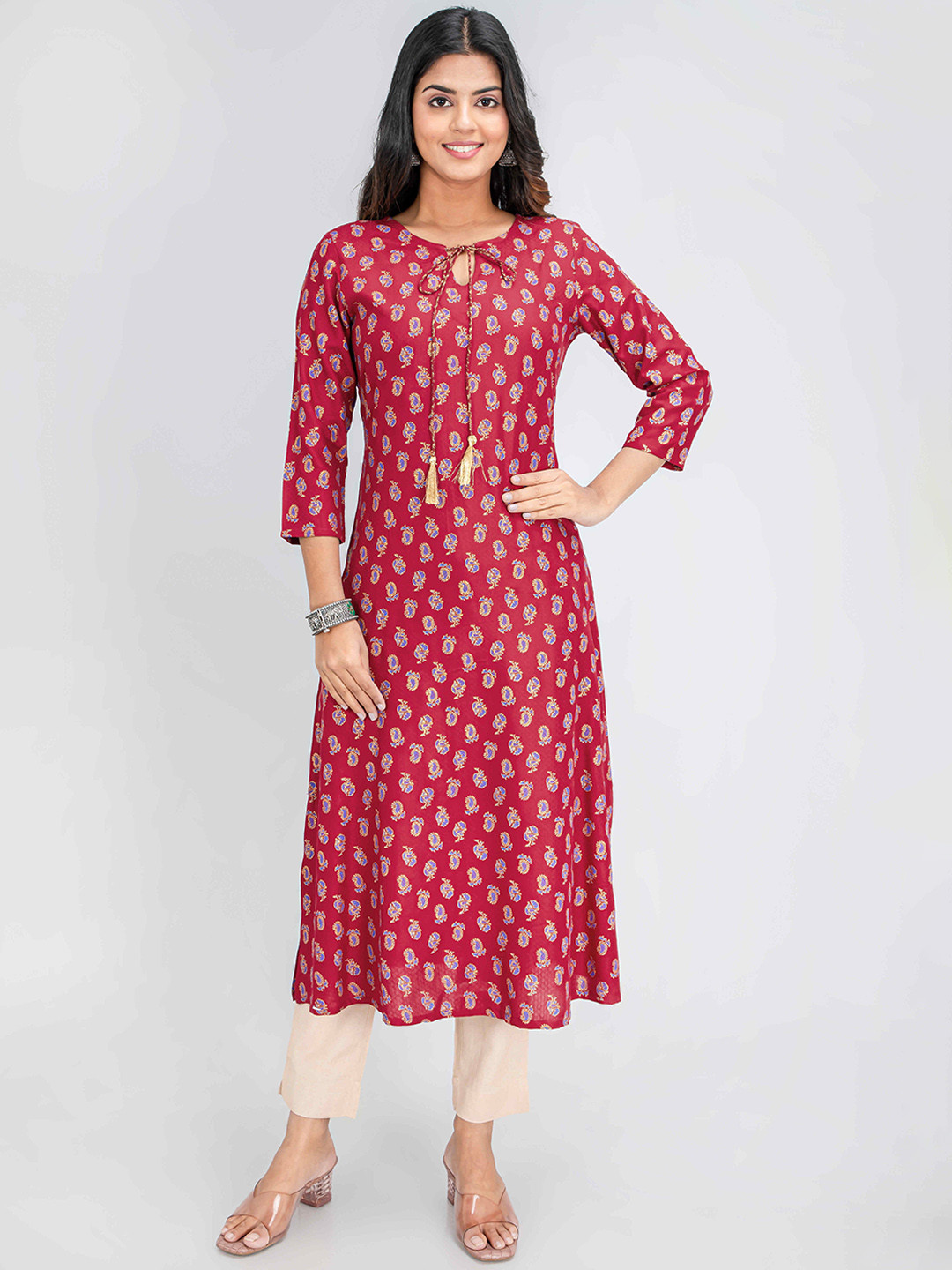 

SUTI Paisley Printed Tie Up Neck Kurta, Red
