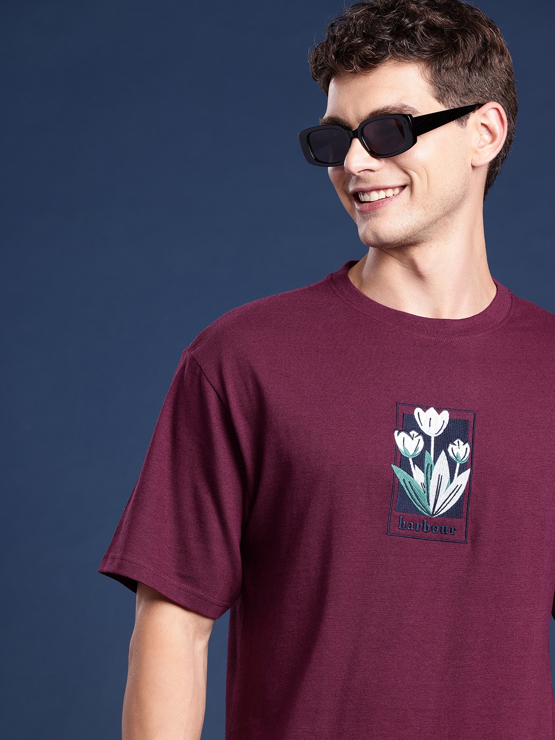 

Mast & Harbour Printed Drop-Shoulder Sleeves T-shirt, Burgundy