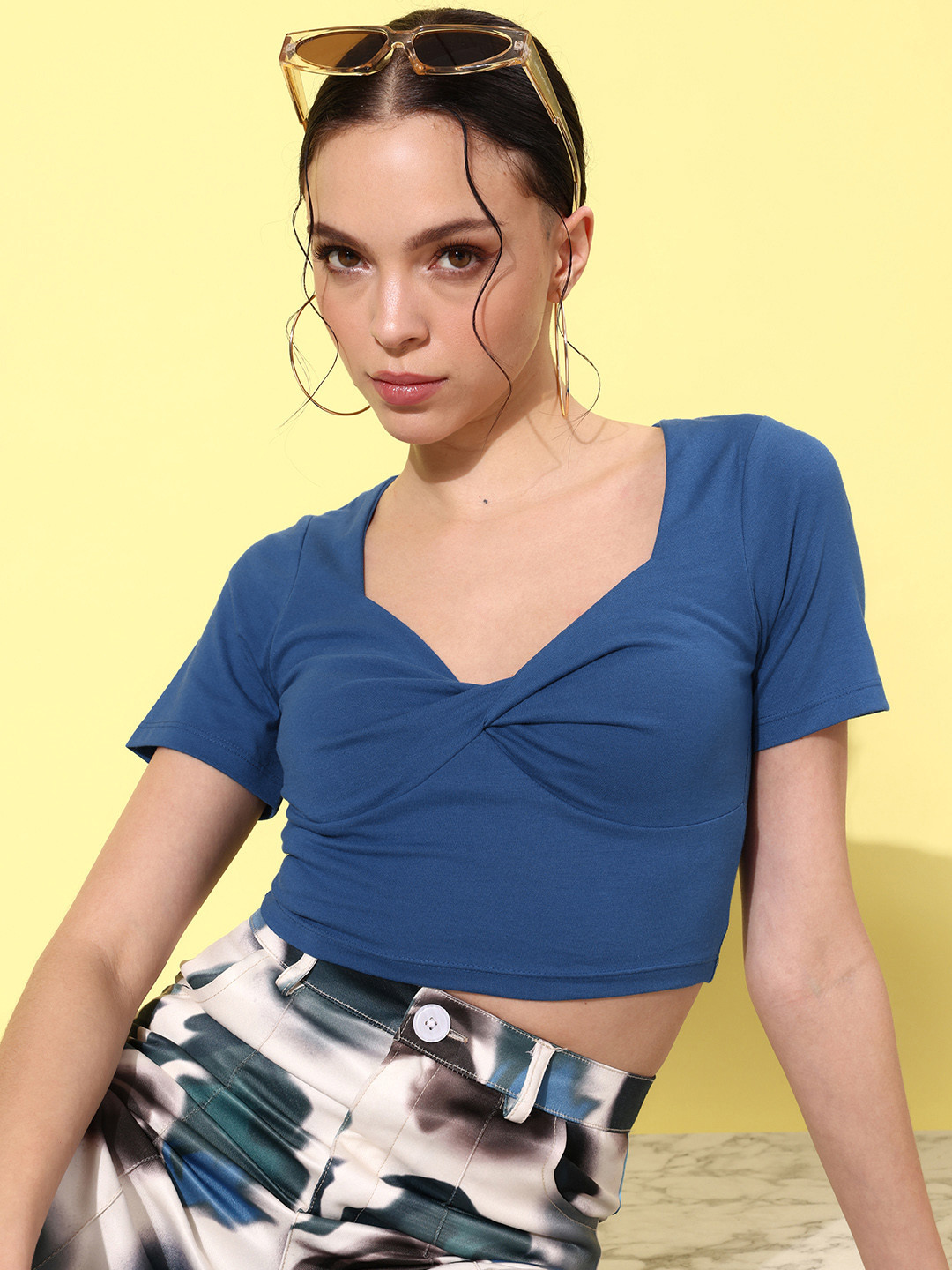 

Mast & Harbour Perky Blue 2k Twists Wrap Top