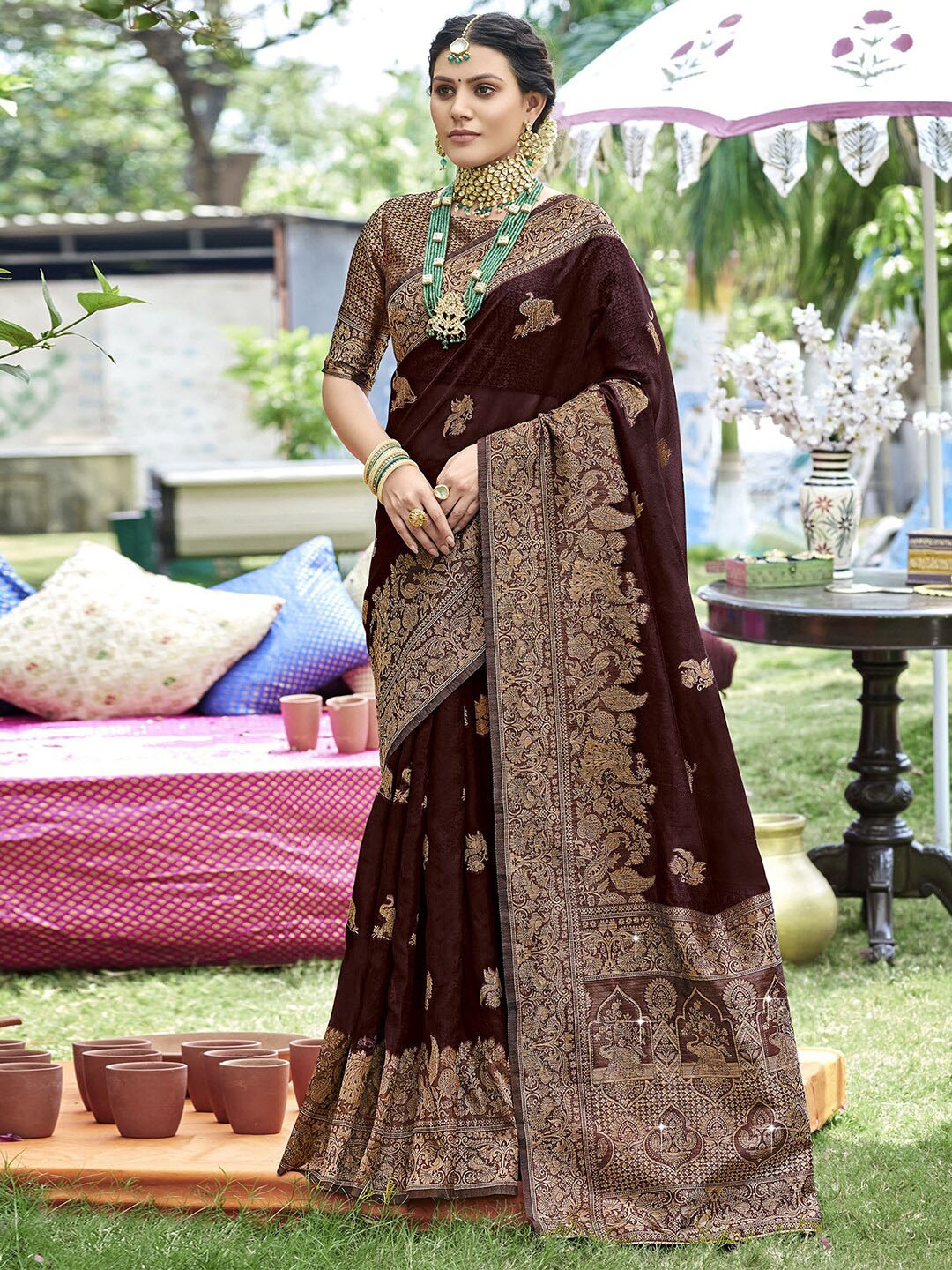

Satrani Floral Woven Design Zari Tissue Saree, Brown