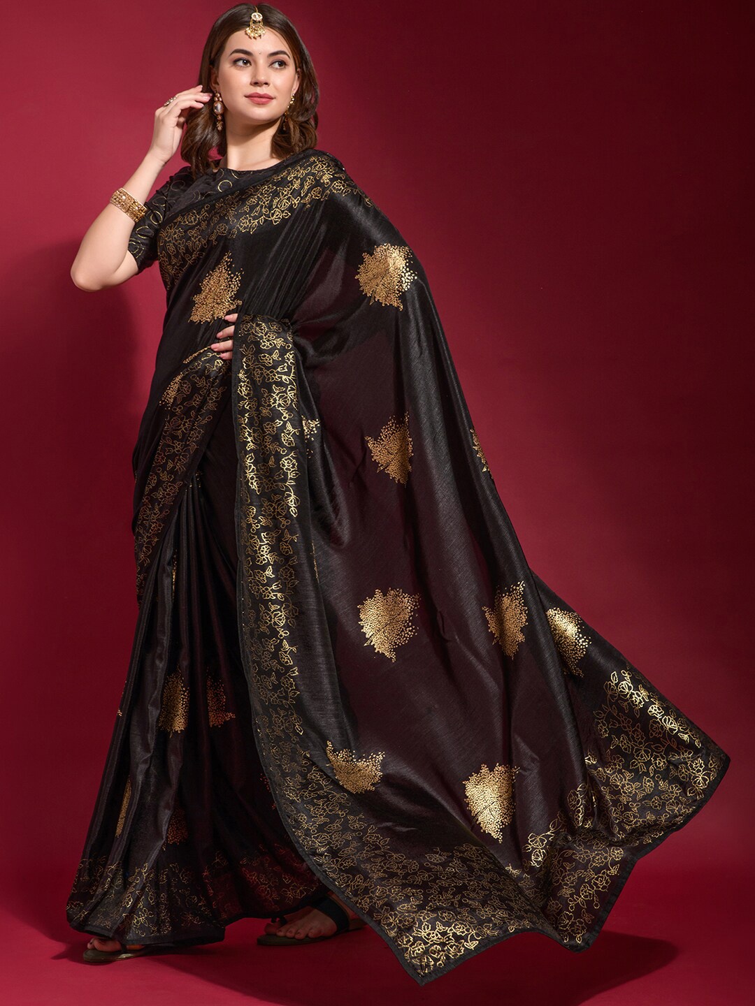 

Satrani Floral Foil Printed Saree, Black