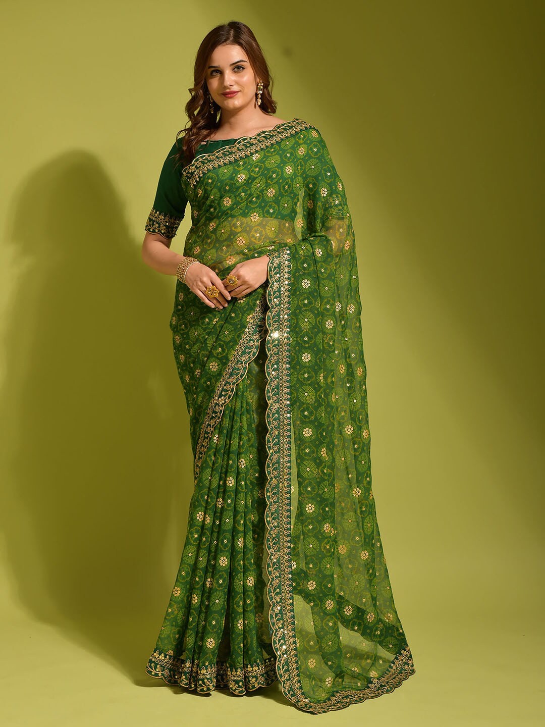 

Satrani Green & Gold-Toned Bandhani Printed Saree