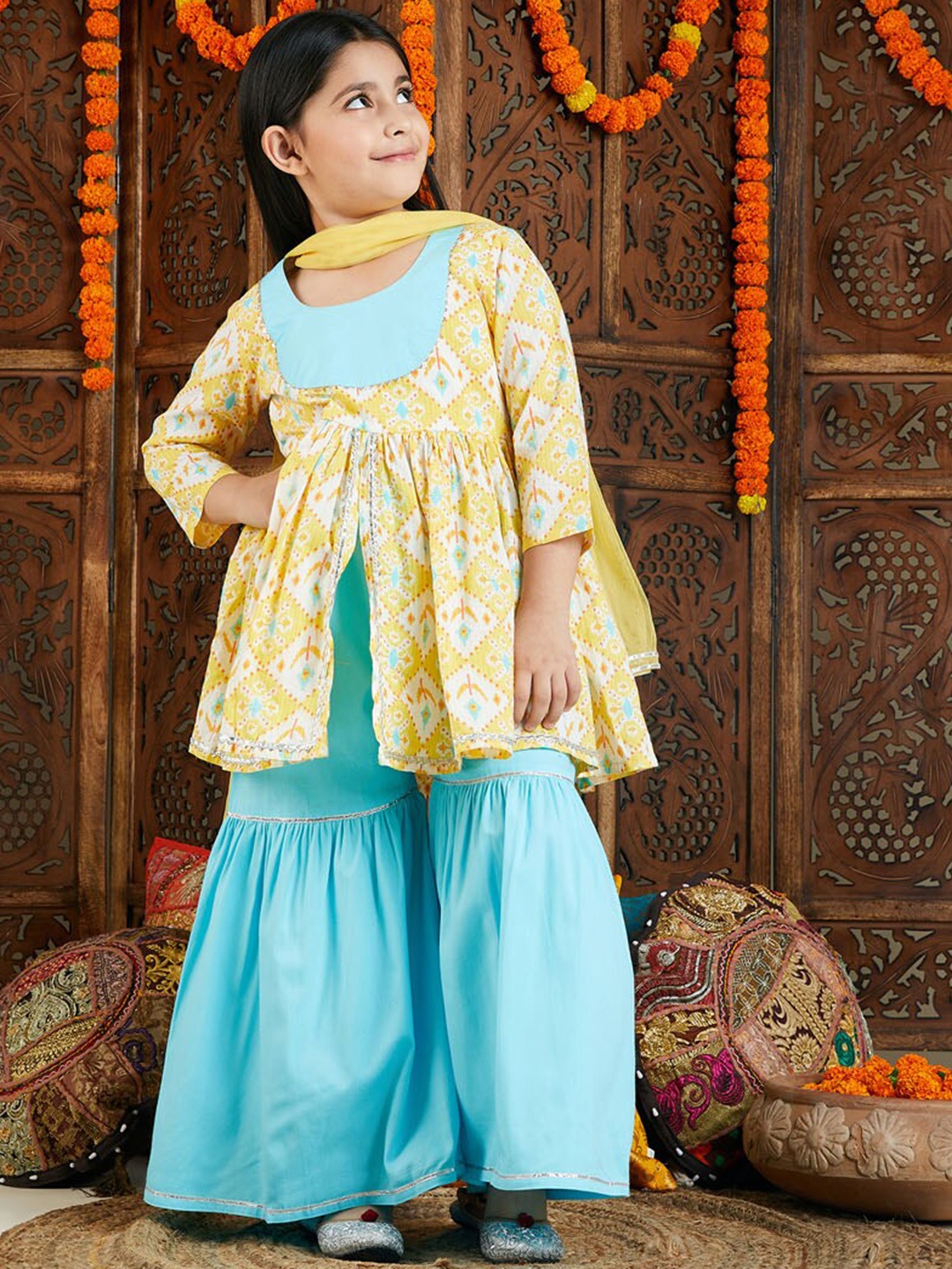 

VASTRAMAY Girls Geometric Printed Pleated Pure Cotton Kurta With Sharara & Dupatta, Yellow