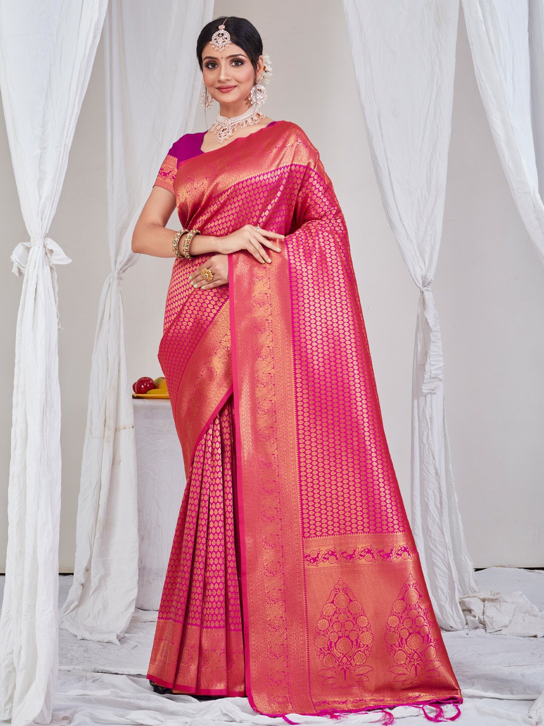 

Mitera Magenta & Gold-Toned Ethnic Motifs Woven Design Zari Pure Silk Kanjeevaram Saree