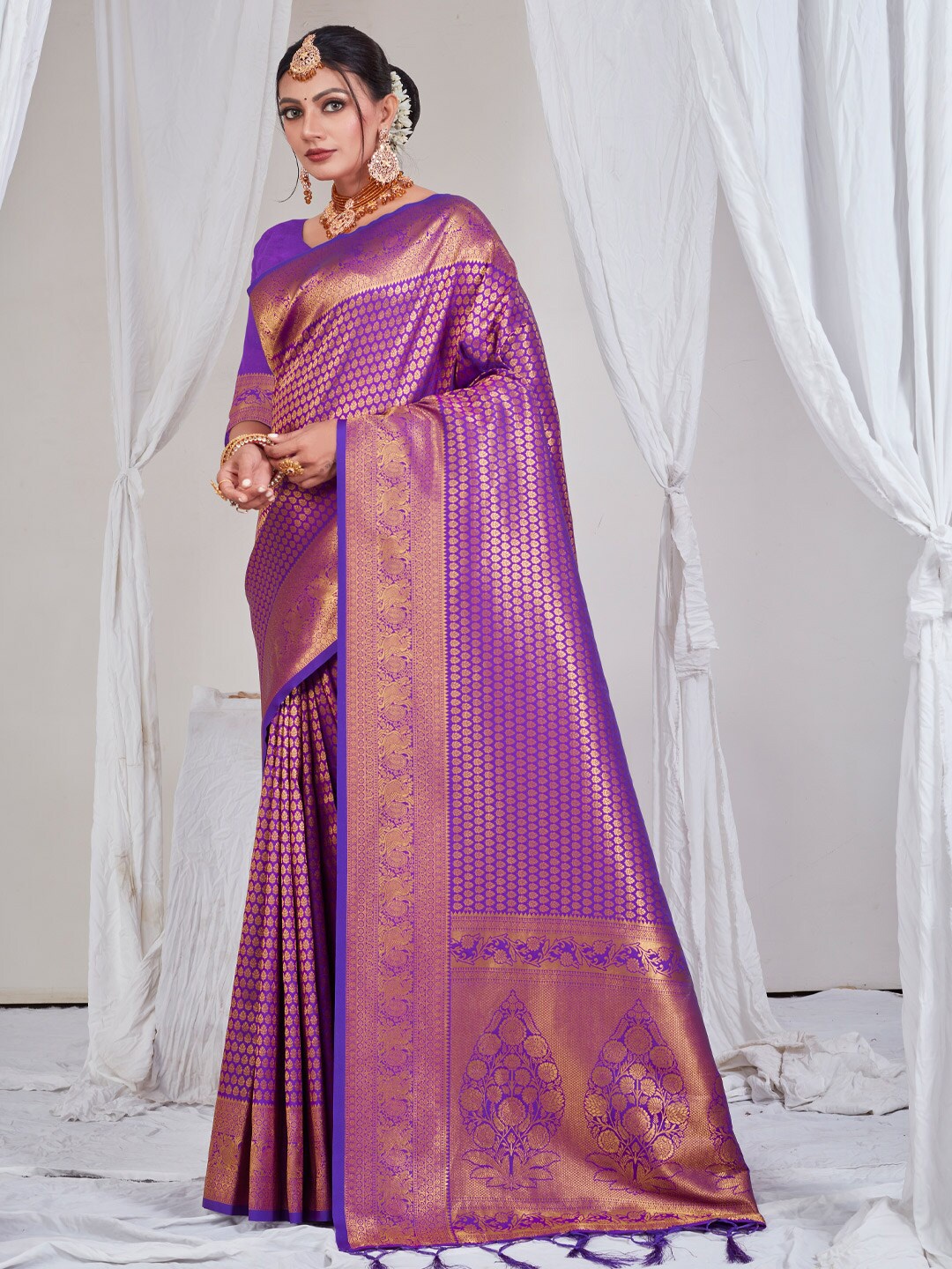 

Mitera Woven Design Zari Pure Silk Kanjeevaram Saree, Violet