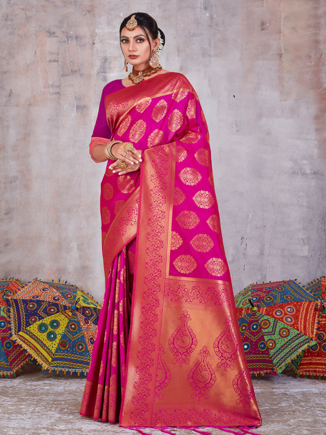 

Mitera Ethnic Motifs Woven Design Zari Pure Silk Banarasi Saree, Magenta