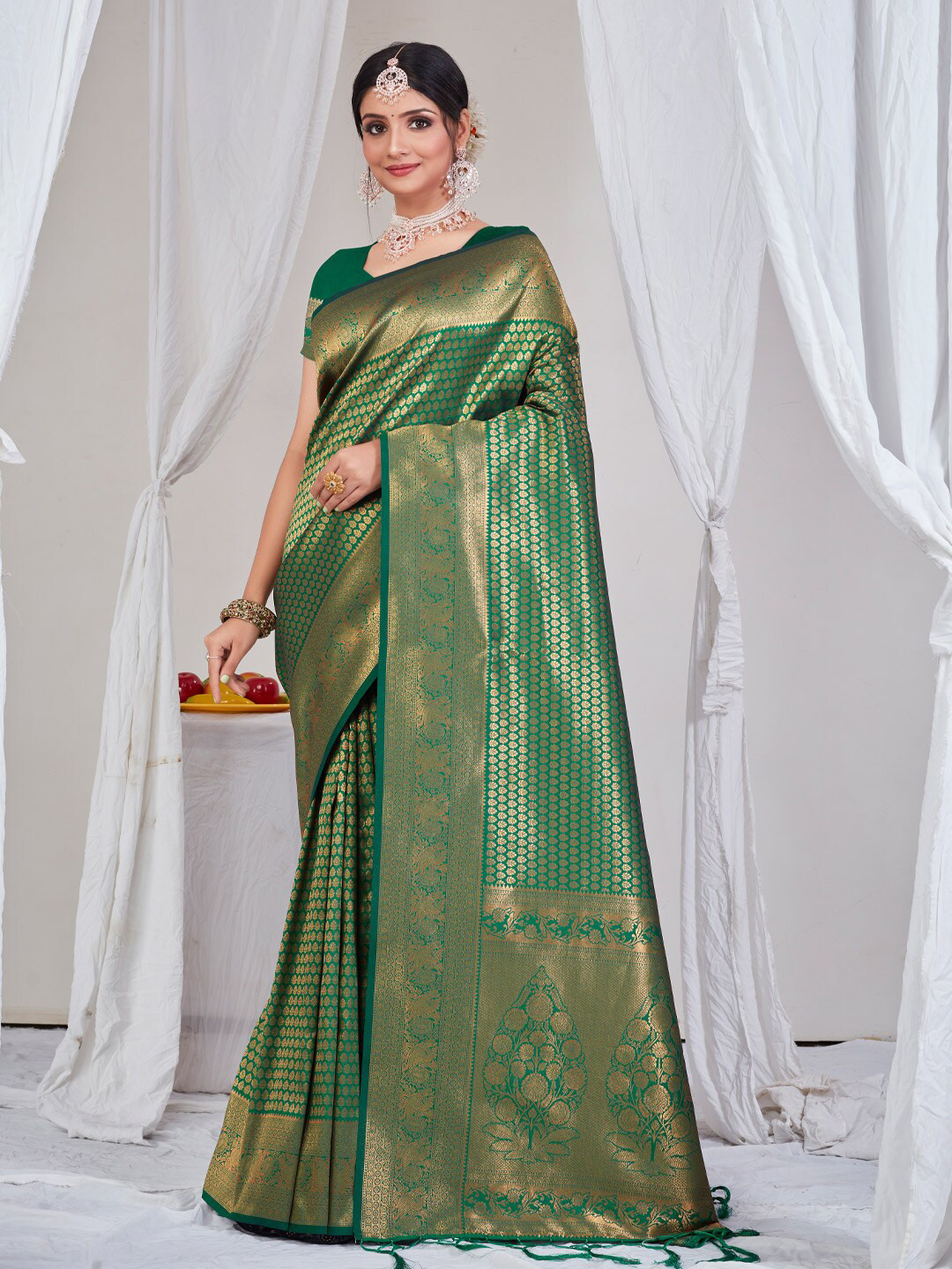 

Mitera Ethnic Motifs Woven Design Zari Pure Silk Kanjeevaram Saree, Green