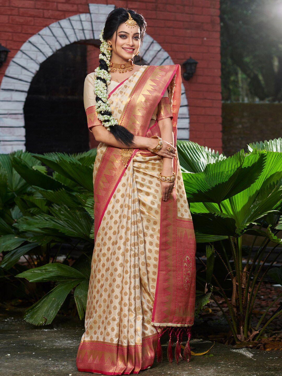 

Mitera Cream-Coloured & Pink Ethnic Motifs Woven Design Zari Pure Silk Banarasi Saree