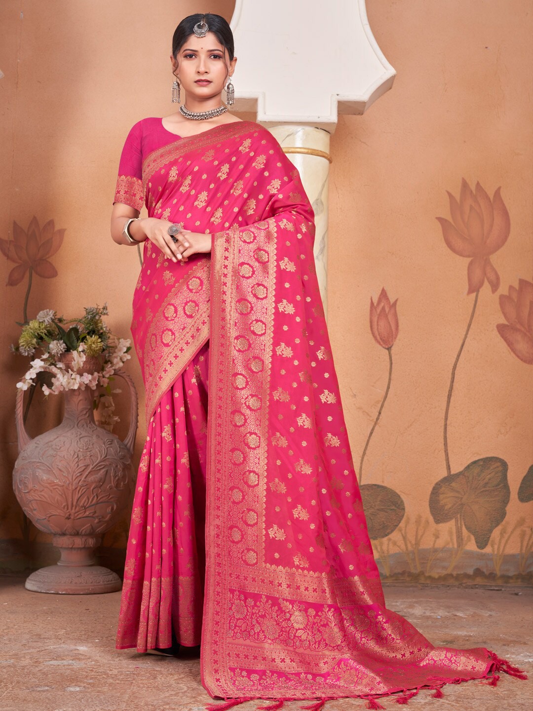 

Mitera Magenta & Gold-Toned Ethnic Motifs Woven Design Zari Pure Silk Banarasi Saree
