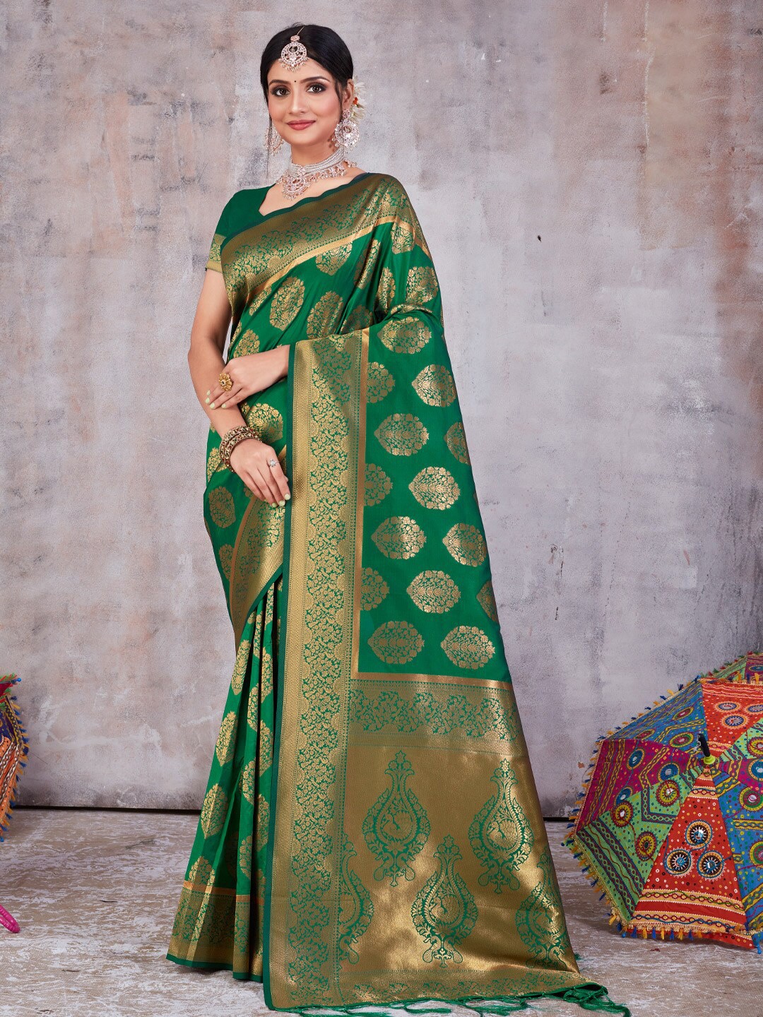 

Mitera Green & Gold-Toned Floral Woven Design Zari Pure Silk Banarasi Saree