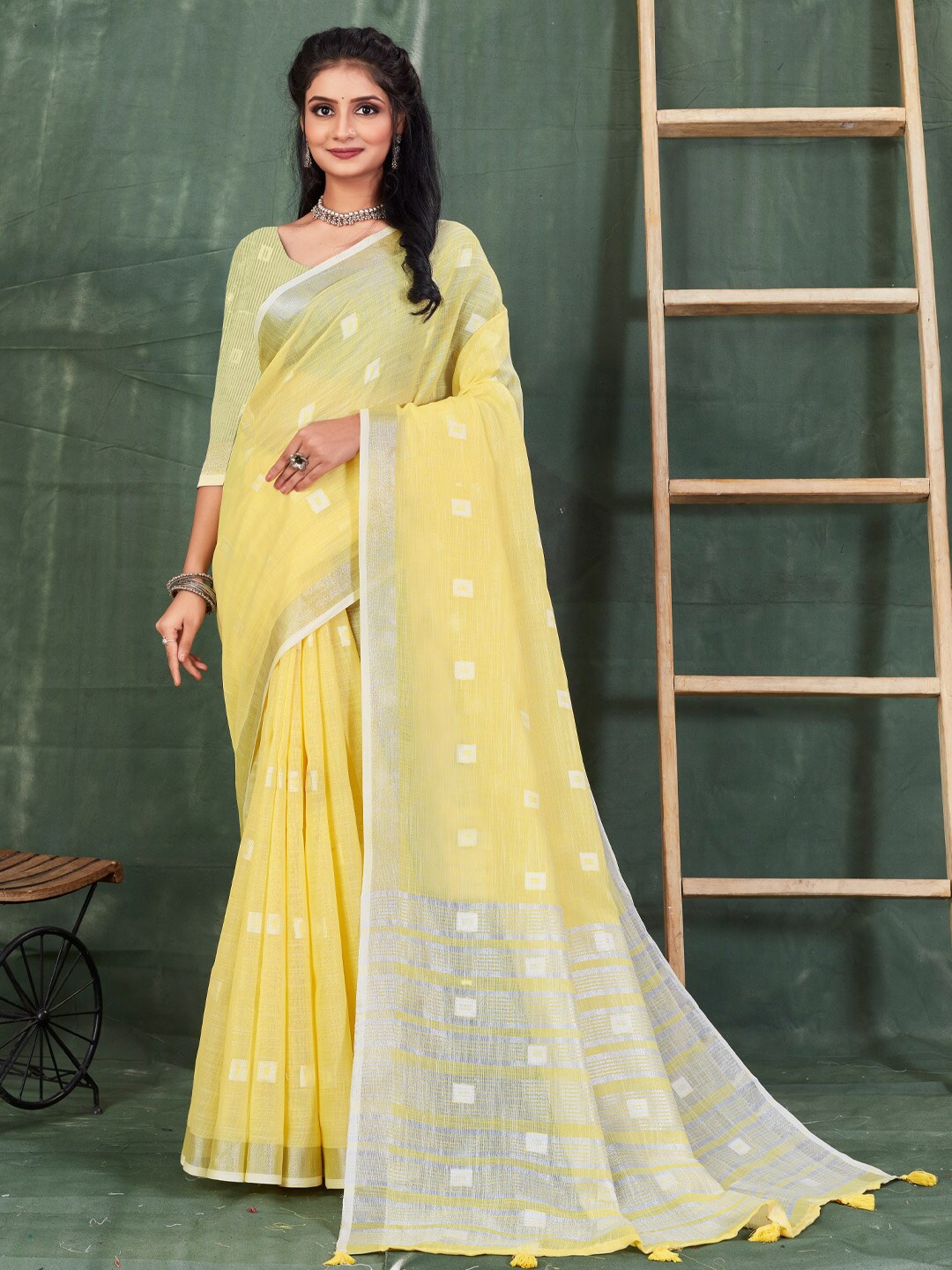 

Mitera Yellow & Silver-Toned Geometric Woven Design Zari Saree