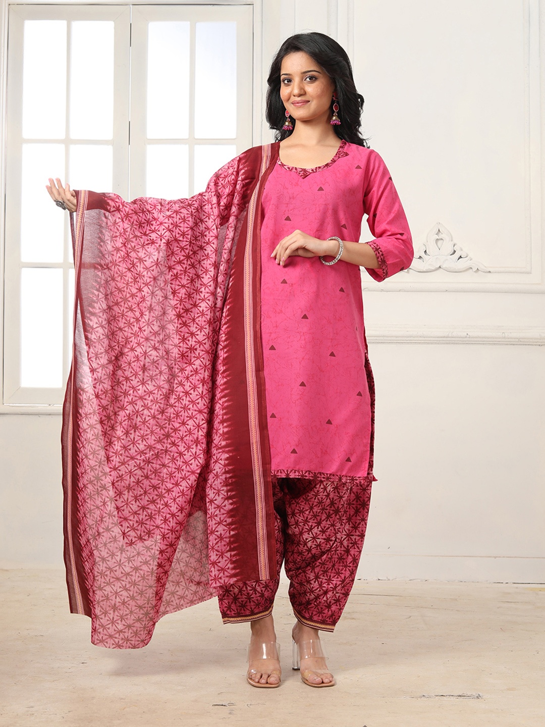 

KALINI Geometric Printed Kurta With Patiala & Dupatta, Pink