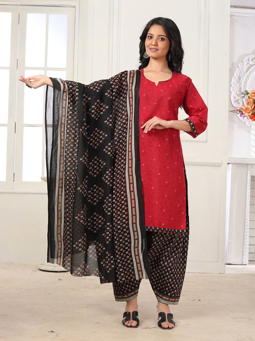 

KALINI Floral Printed Kurta With Patiala & Dupatta, Maroon