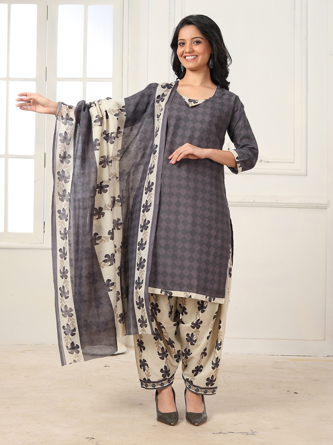 

KALINI Geometric Printed Kurta With Patiala & Dupatta, Grey