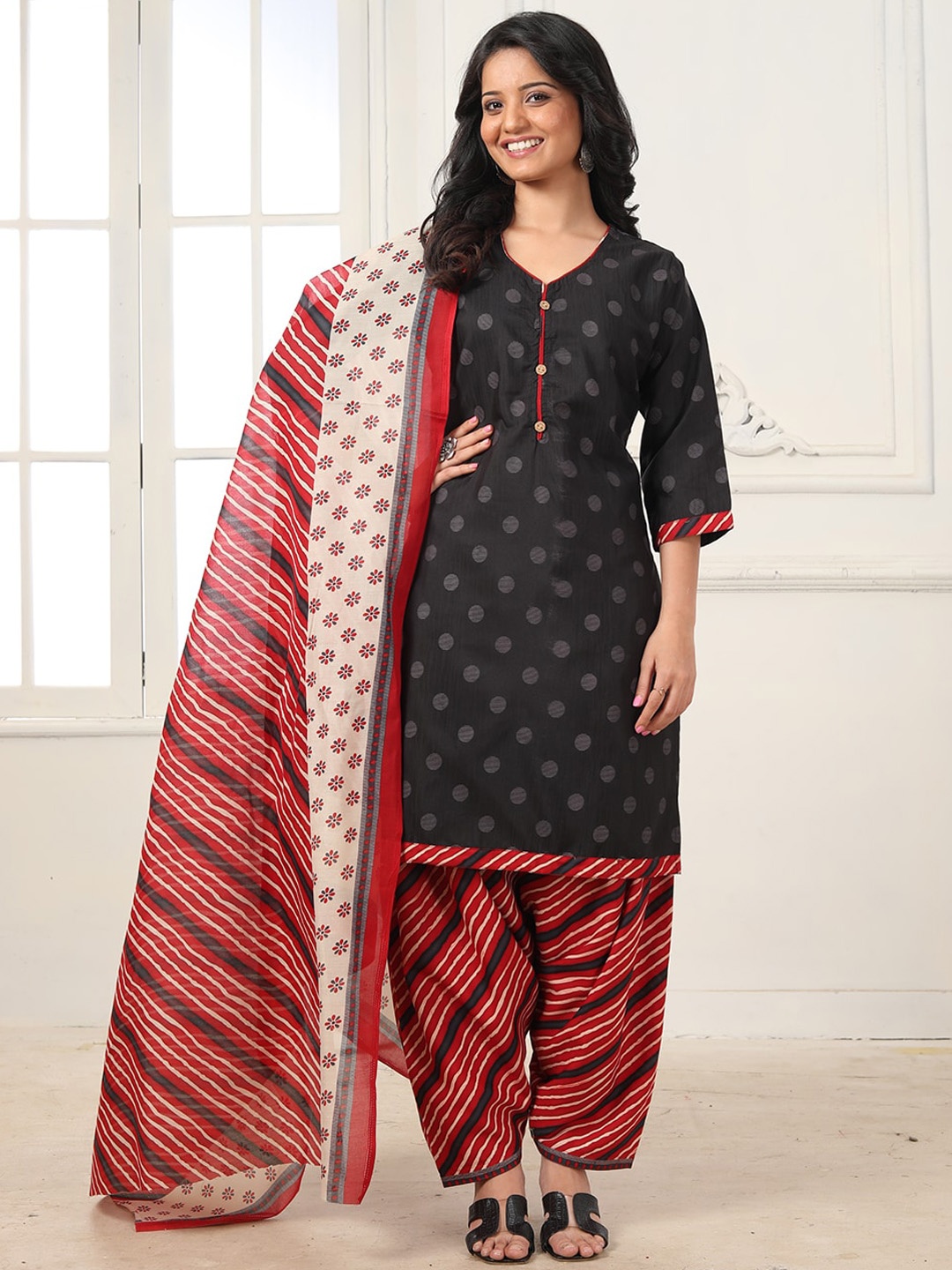 

KALINI Geometric Printed V-Neck Kurta With Patiala & Dupatta, Black