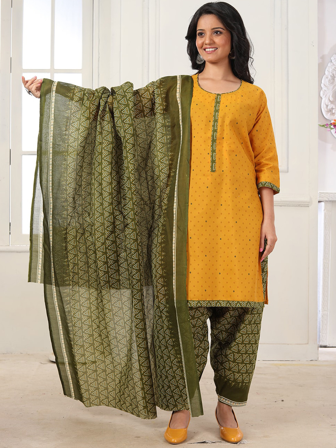 

KALINI Geometric Printed Kurta With Patiala & Dupatta, Yellow