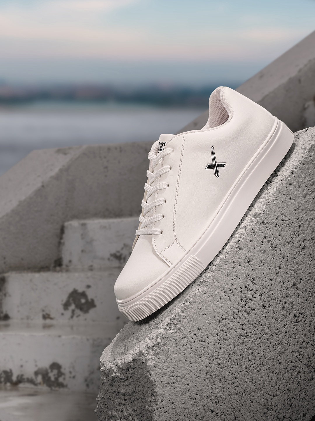 

HRX by Hrithik Roshan Men Club Culture Sneakers, White