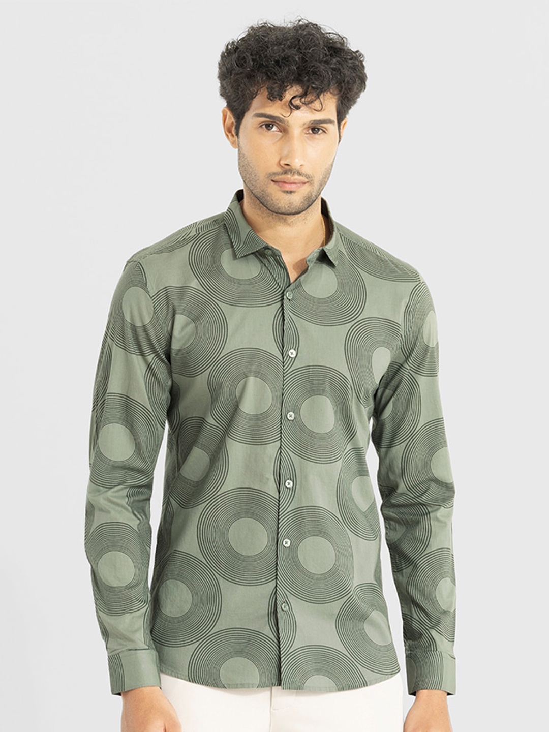 

Snitch Green Geometric Printed Slim Fit Casual Shirt