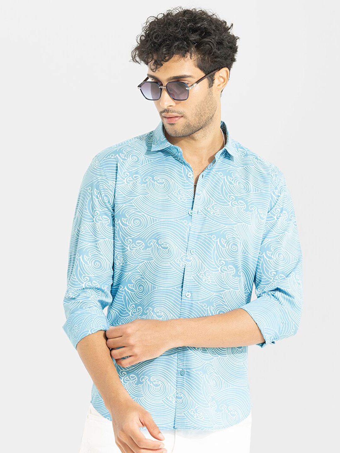 

Snitch Blue Slim Fit Geometric Printed Casual Shirt