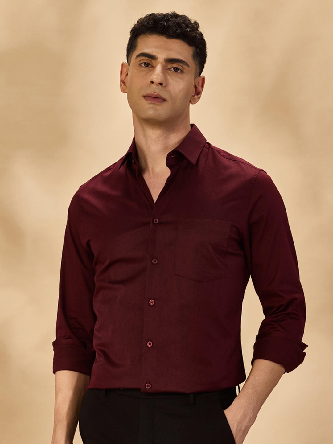 

Aldeno Men Maroon Slim Fit Opaque Formal Shirt