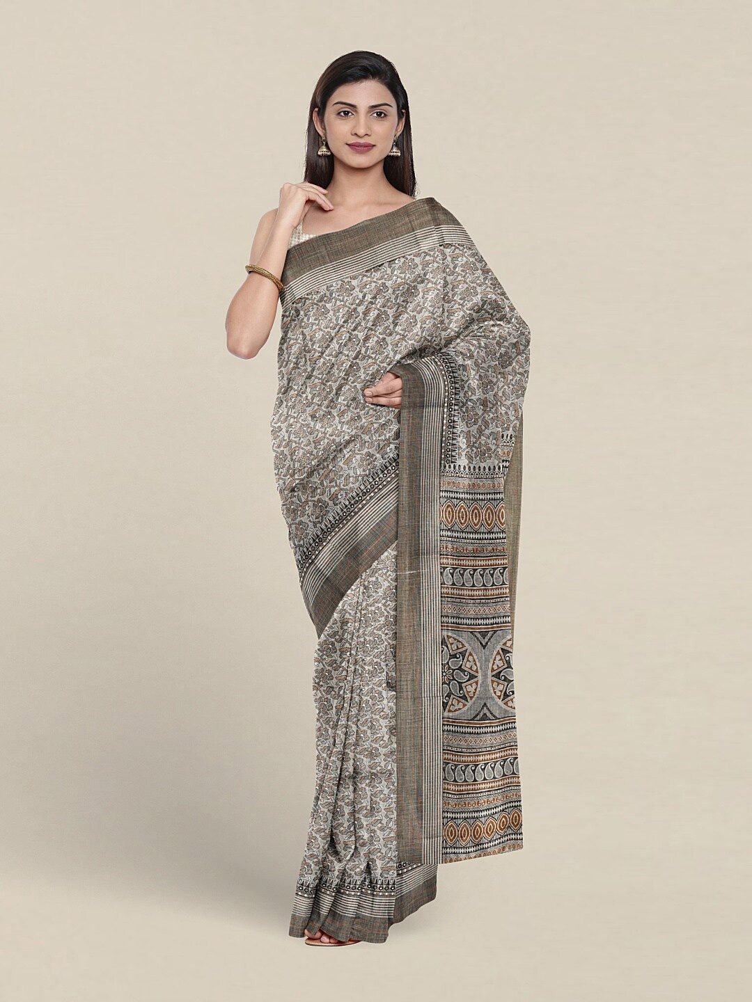 

Pothys Floral Printed Pure Cotton Saree, Grey