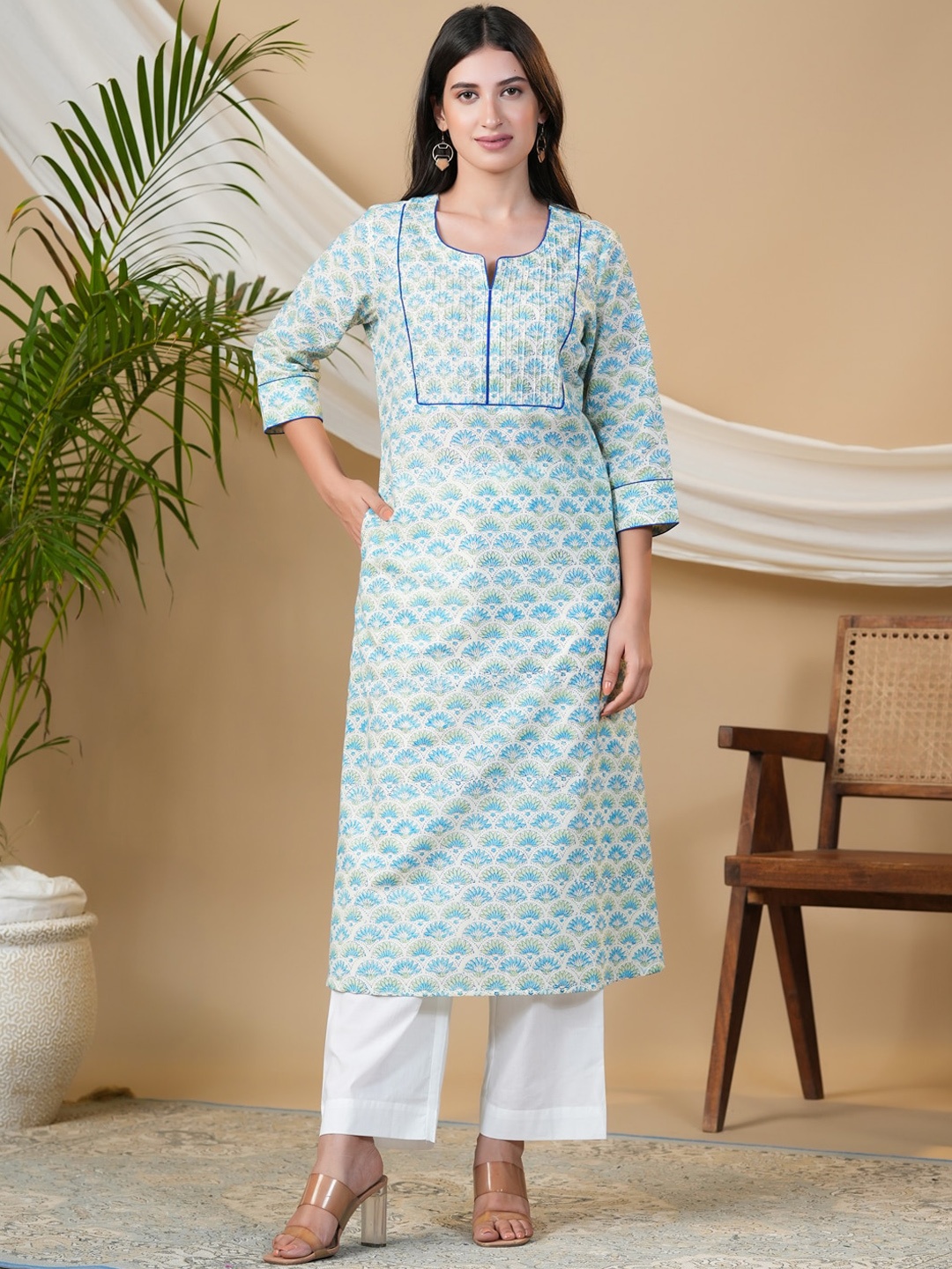 Adveta Women White Ethnic Motifs Printed Mirror Work Kurta