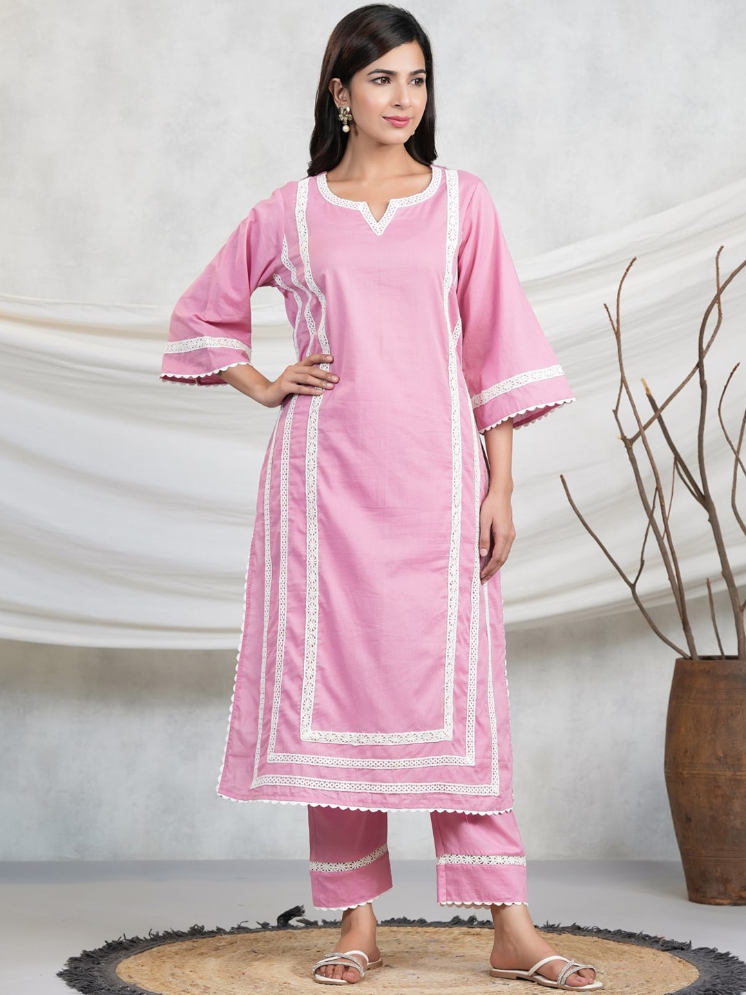 

Adveta Round Neck Thread Work Cotton Kurta, Pink