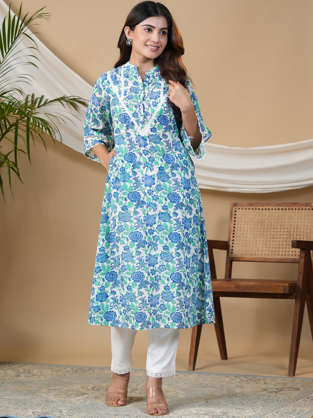 

Adveta Floral Printed Mandarin Collar Kurta, White