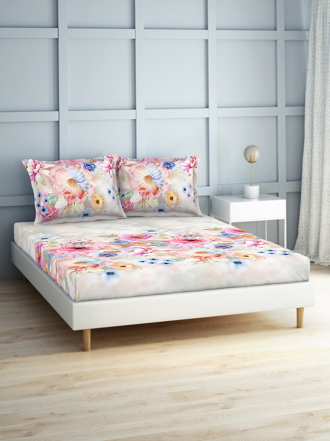 

SPACES Peach-Coloured & Pink Printed Pure Cotton 180 TC King Bedsheet With 2 Pillow Covers