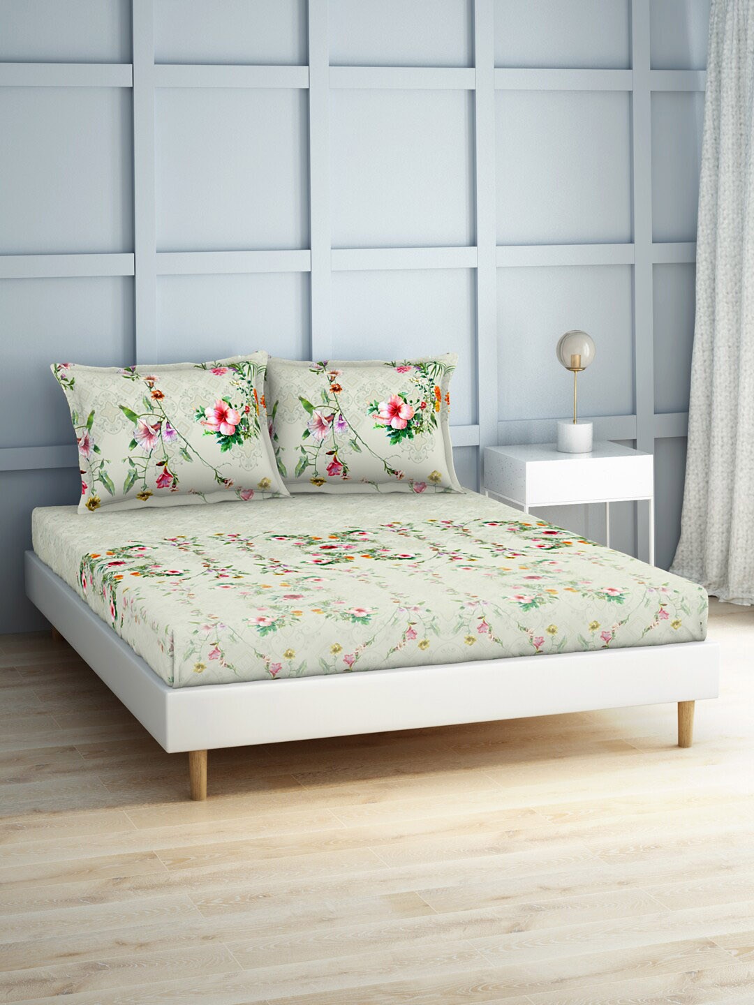 

SPACES Brown & Green Floral Printed Pure Cotton 180 TC King Bedsheet With 2 Pillow Covers