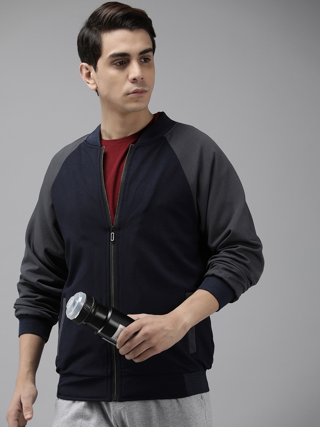 

VOXATI Men Colourblocked Sporty Jacket, Navy blue