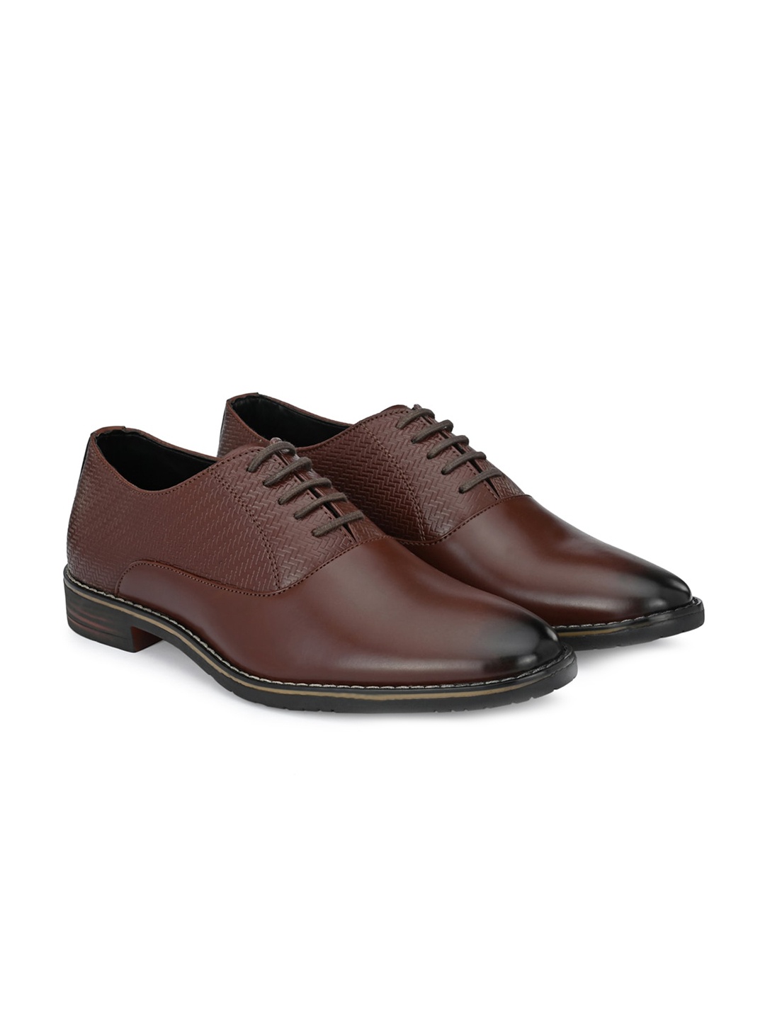 

ATTITUDIST Men Textured Formal Oxfords, Brown