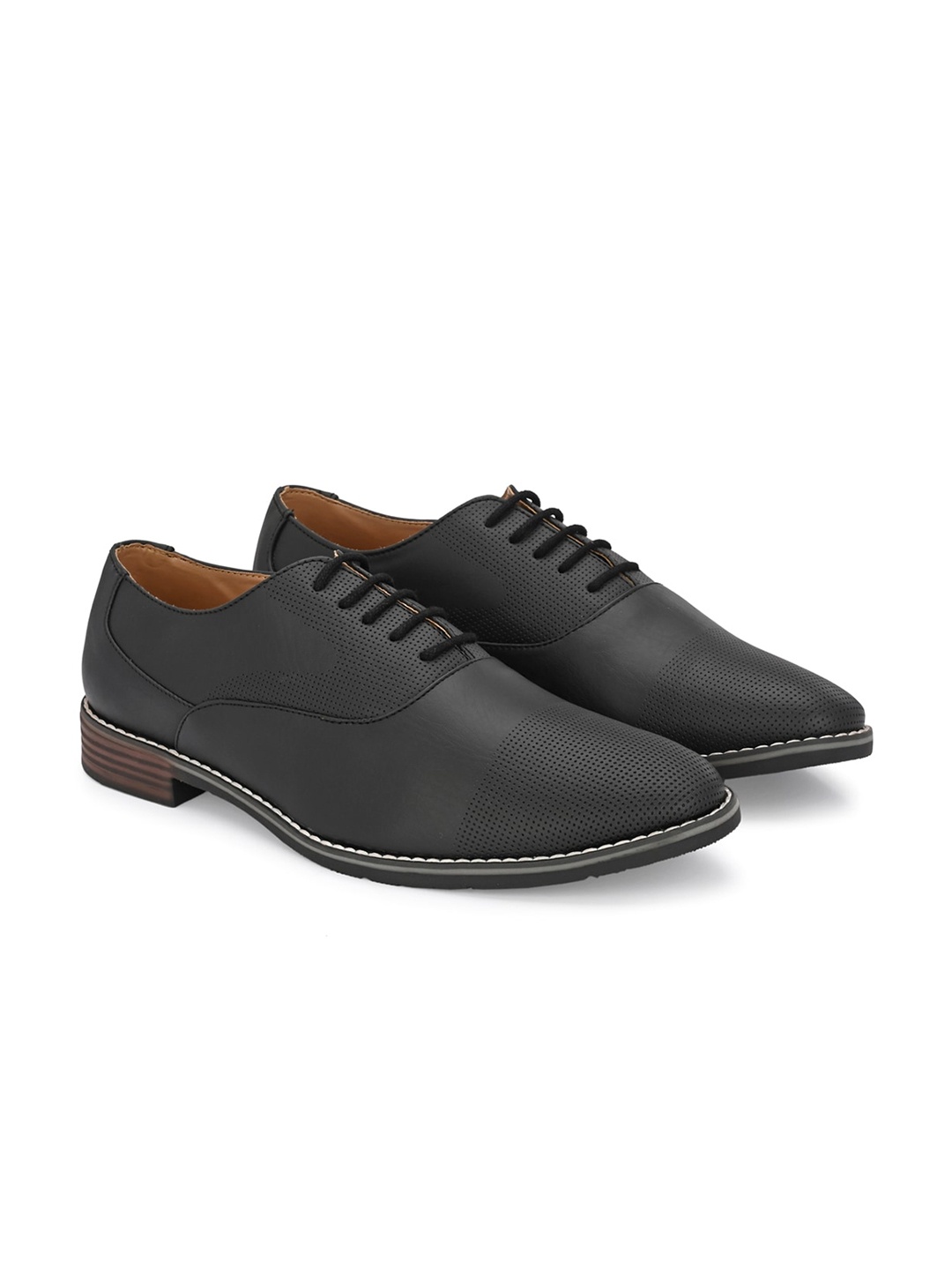 

ATTITUDIST Men Textured Formal Oxfords, Black