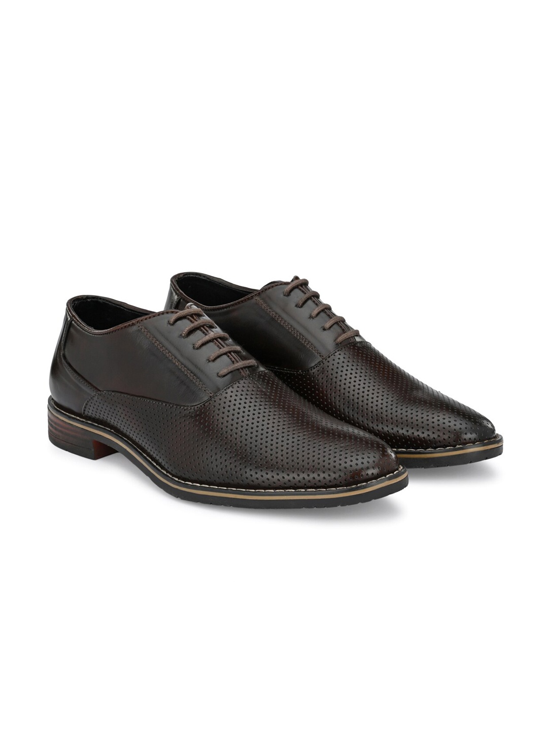 

ATTITUDIST Men Textured Formal Oxfords, Brown