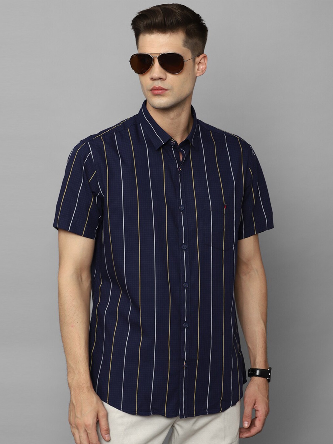 

Louis Philippe Sport Slim Fit Vertical Striped Pure Cotton Casual Shirt, Navy blue