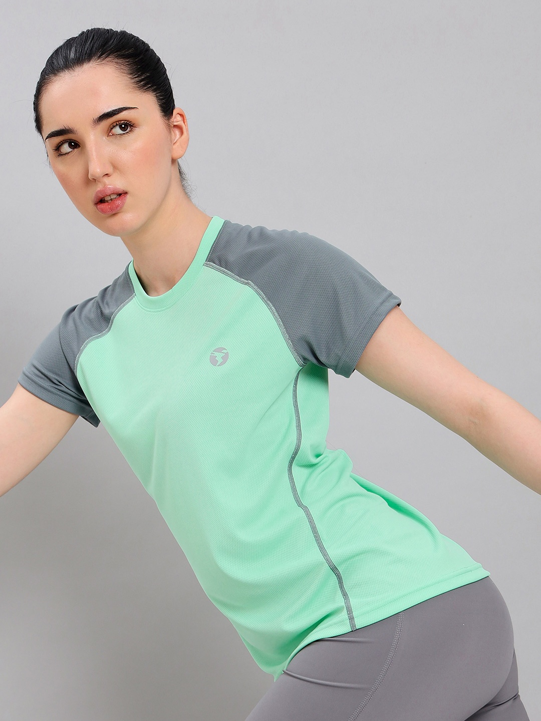 

Technosport Colourblocked Round Neck Antimicrobial Slim Fit T-shirt, Sea green