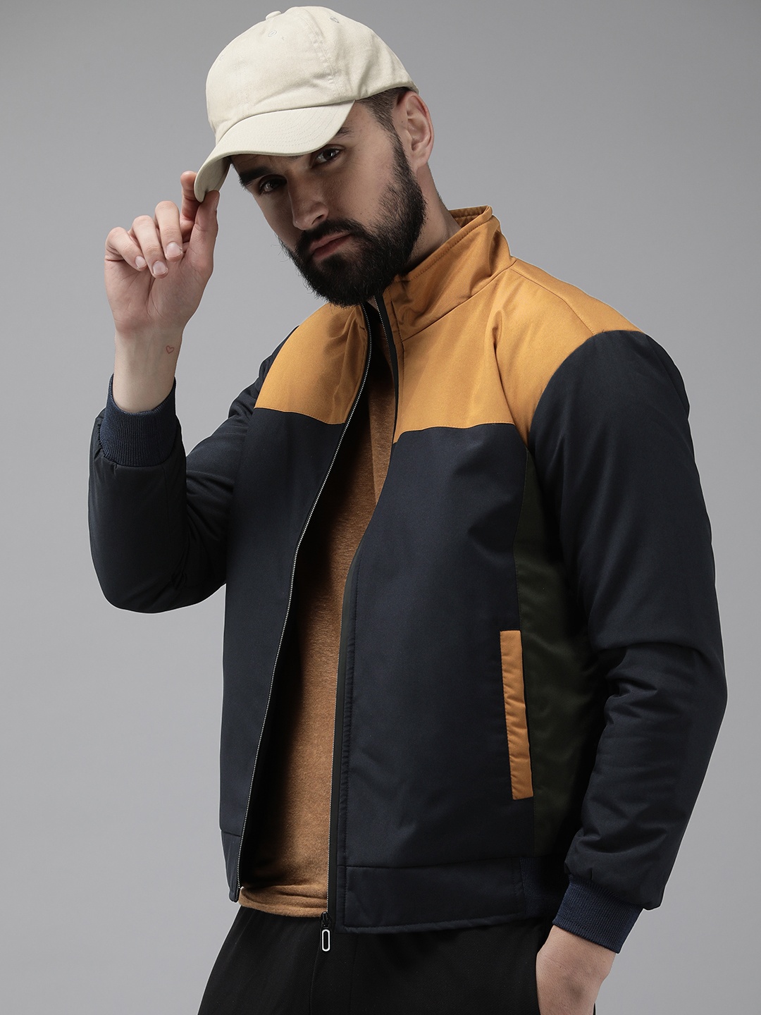 

VOXATI Men Colourblocked Sporty Jacket, Navy blue