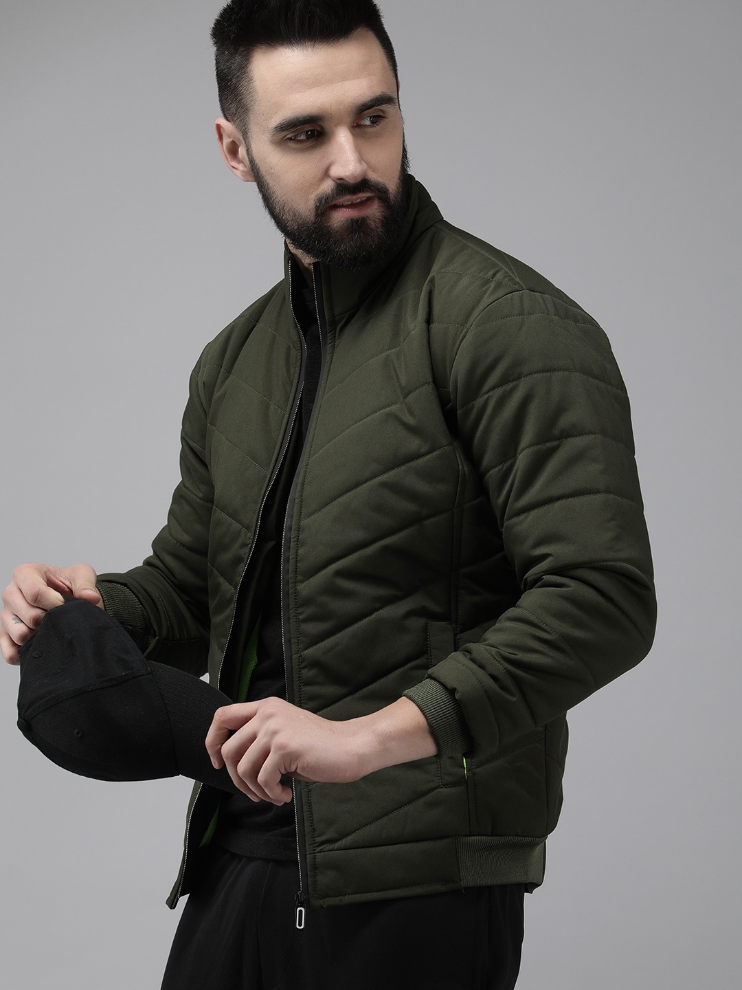 

VOXATI Men Solid Quilted Jacket, Green