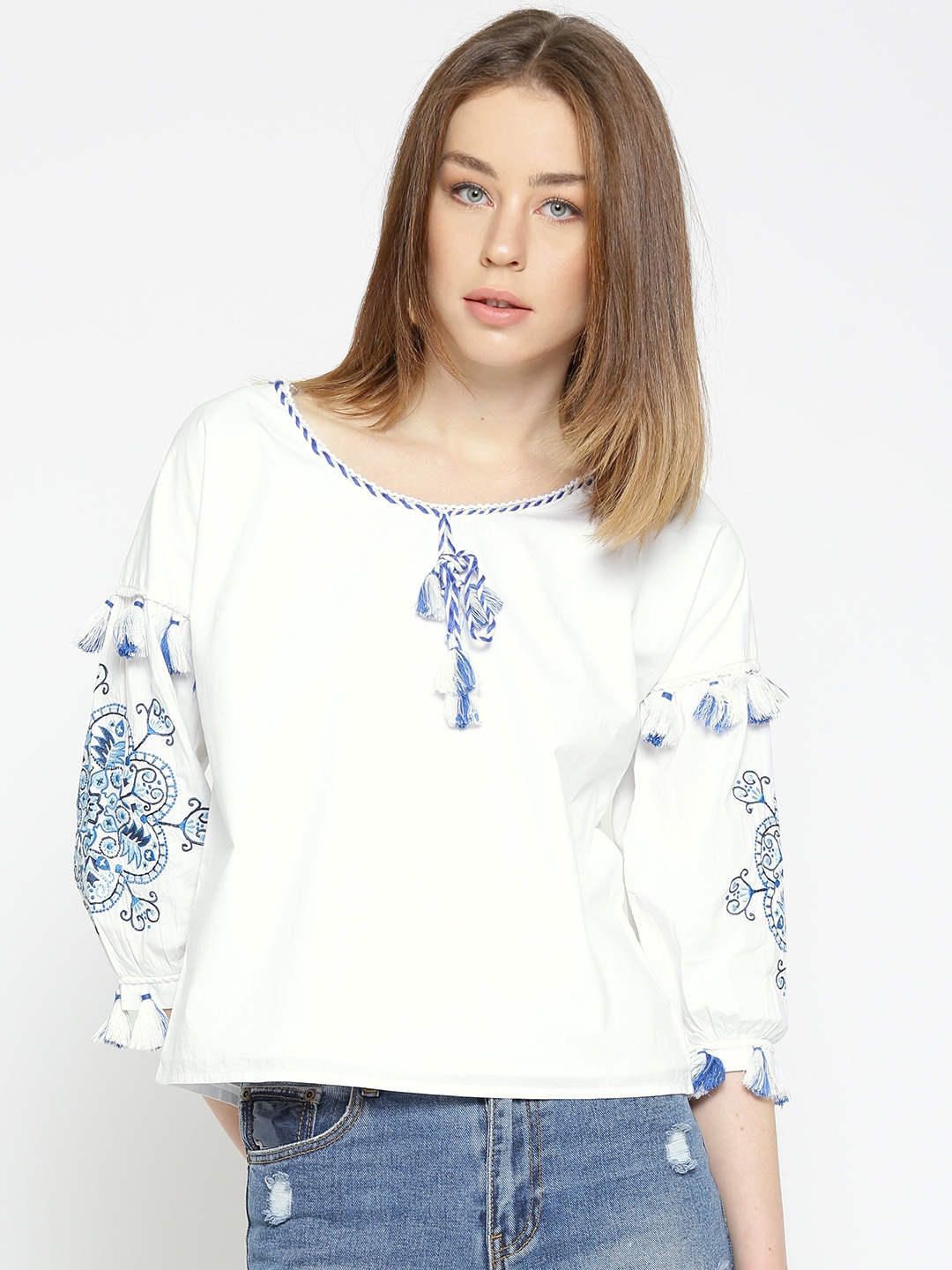 

Noi Women White Solid Top