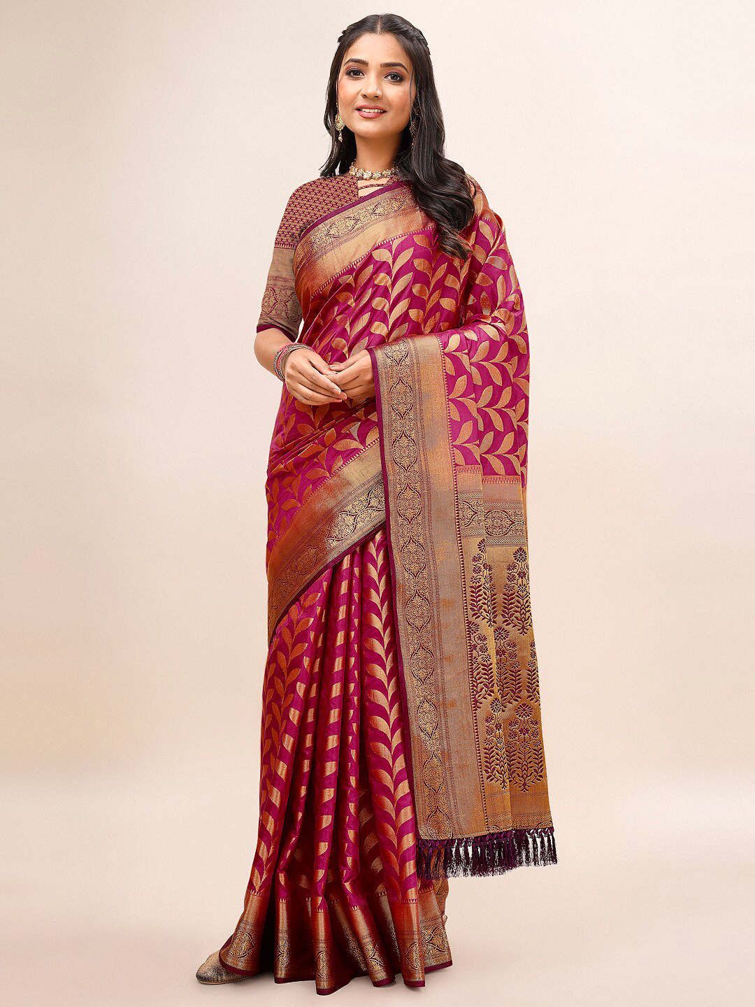 

Indian Women Floral Woven Design Zari Banarasi Saree, Purple