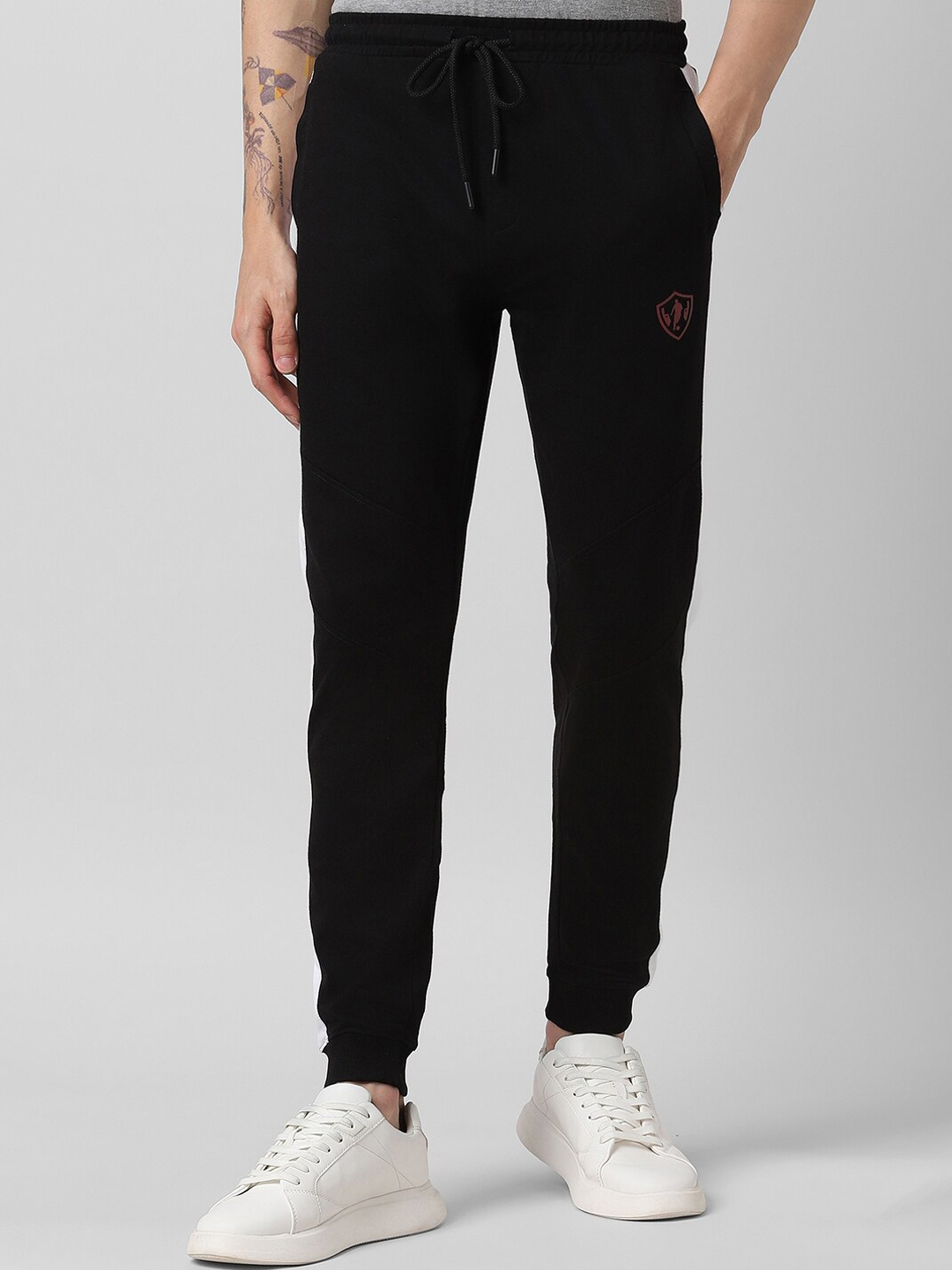 

People Men Black Mid Rise Joggers
