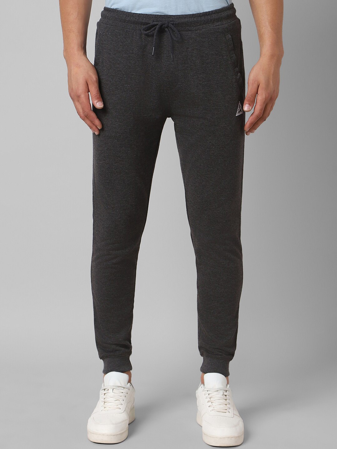 

People Men Grey Mid Rise Joggers