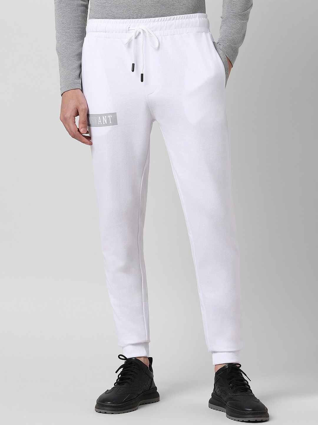 

People Men White Mid Rise Joggers