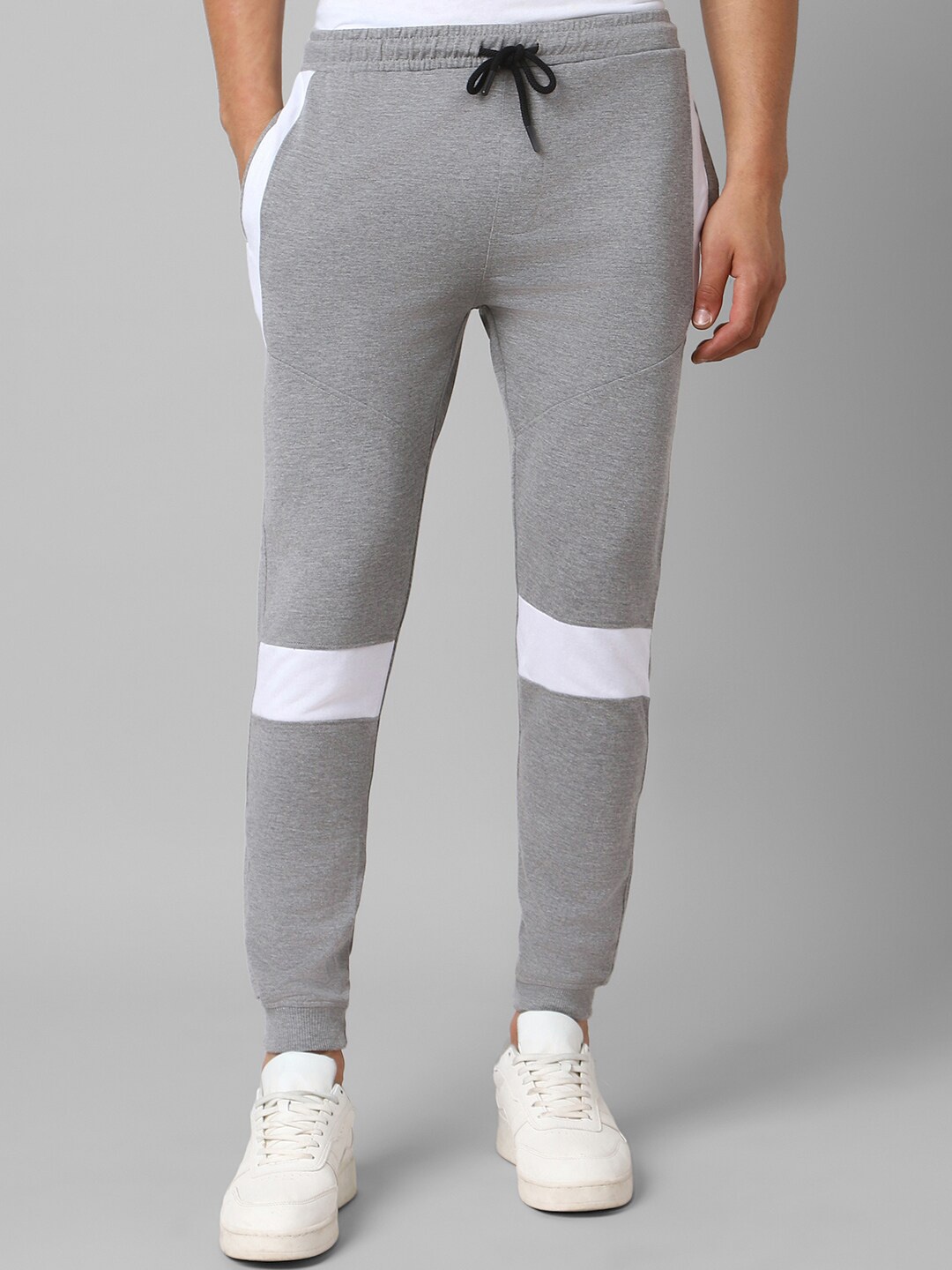 

People Men Grey Mid Rise Joggers