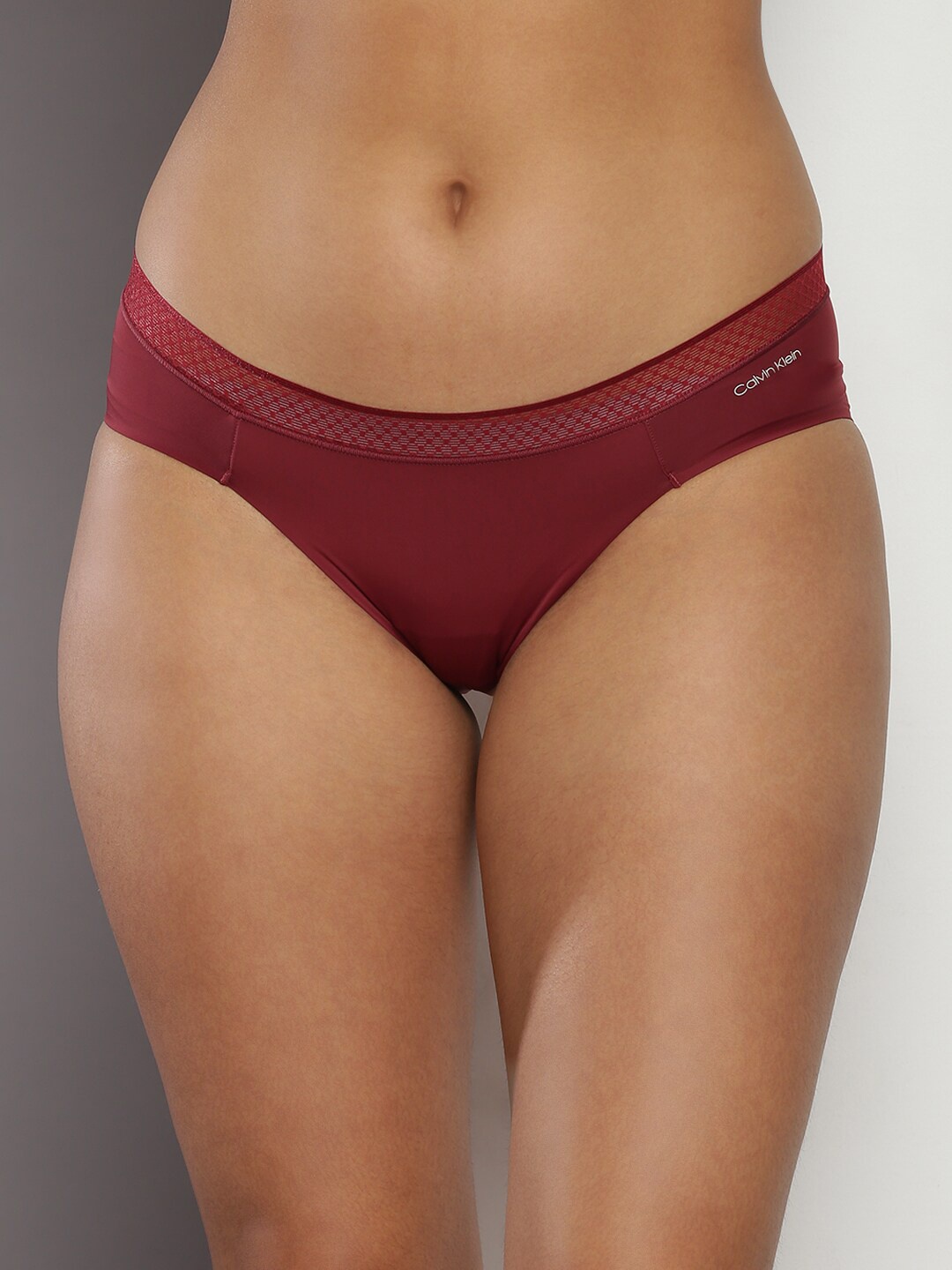 

Calvin Klein Underwear Low-Rise Basic Briefs, Maroon
