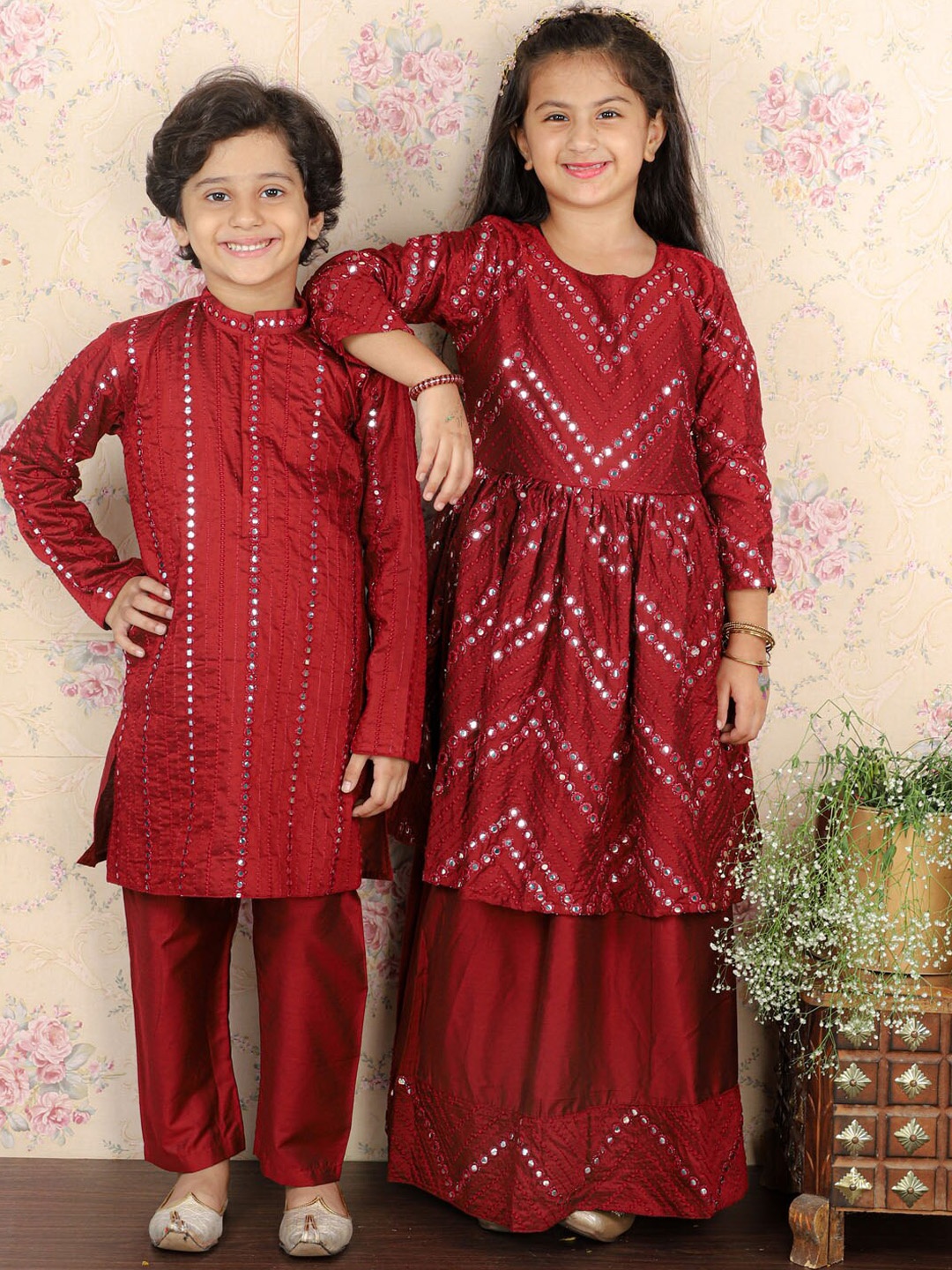

VASTRAMAY Boys Ethnic Motifs Embroidered Mandarin Collar Mirror Work Kurta With Pyjamas, Maroon