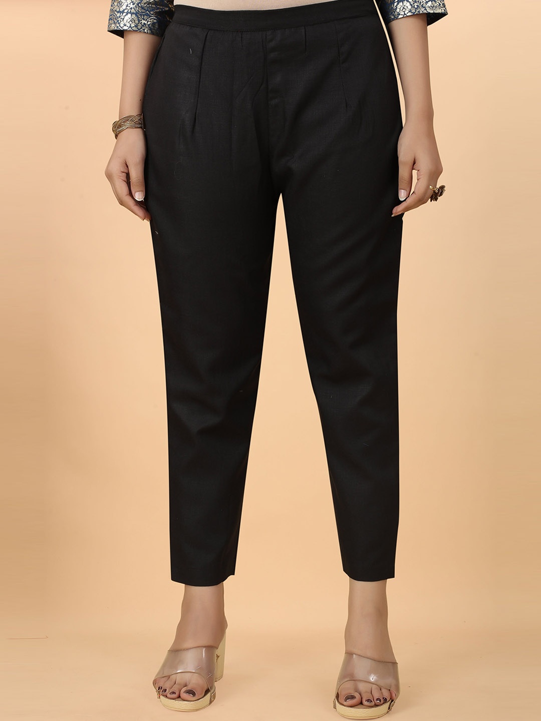 

Kiwie Women Original Slim Fit Pleated Trousers, Black