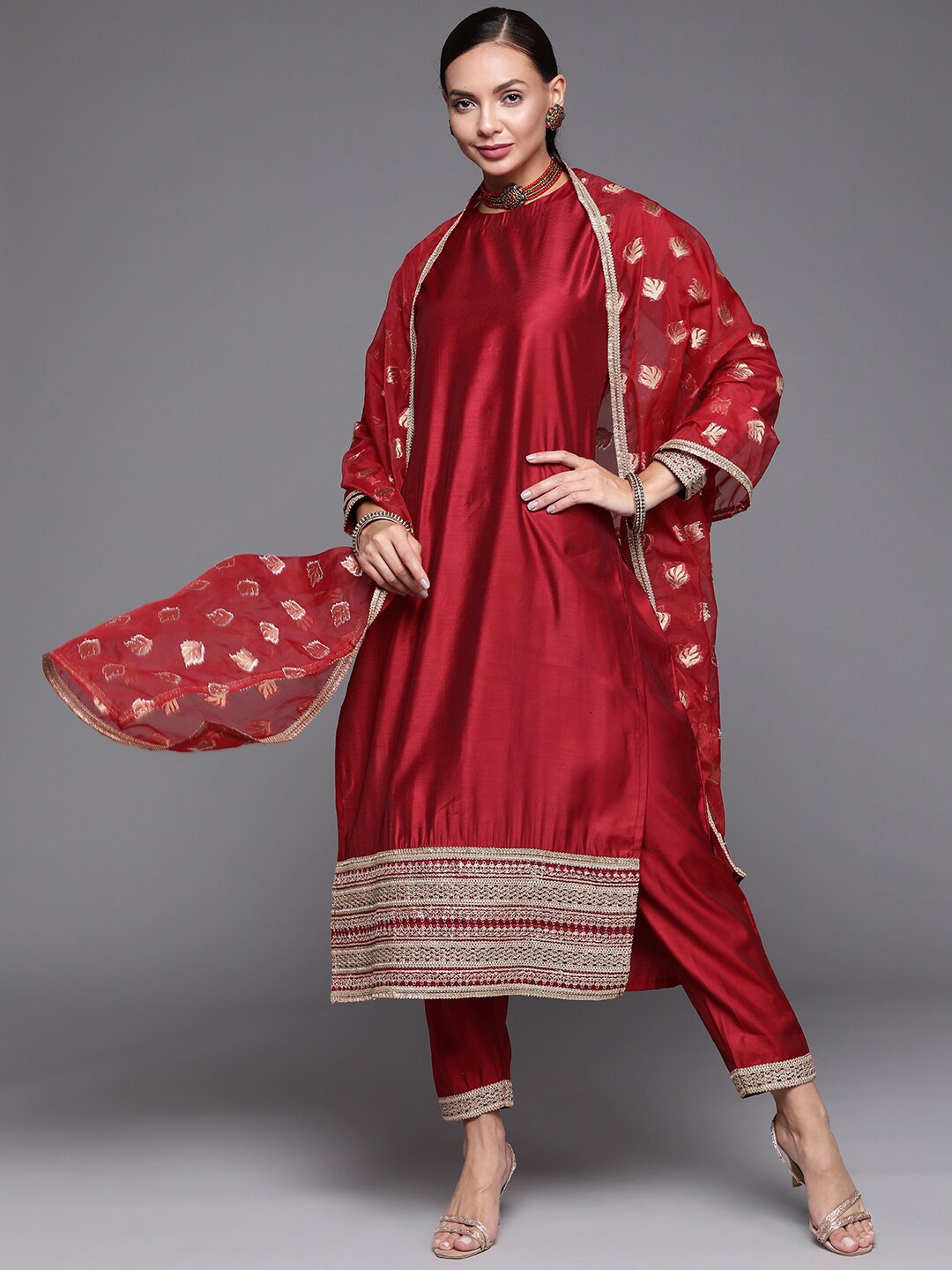 

Indo Era Red & Gold Toned Embroidered Thread Work Kurta With Trousers & Dupatta