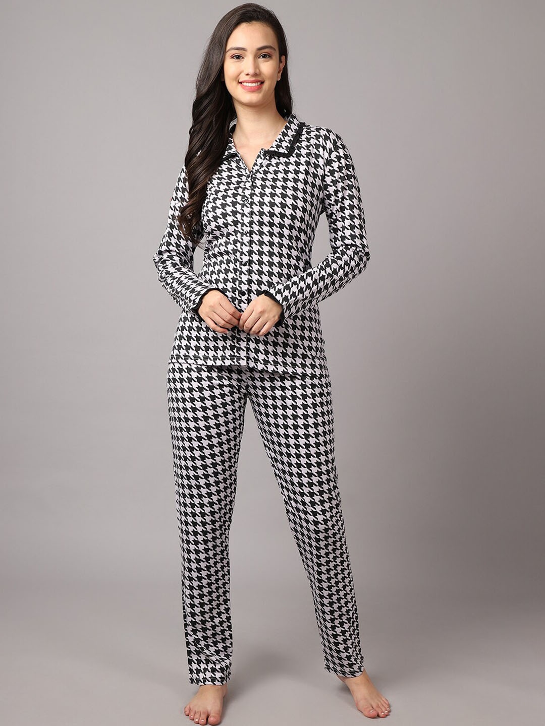 

Kanvin Black & White Geometric Printed Modal Shirt & Pyjamas